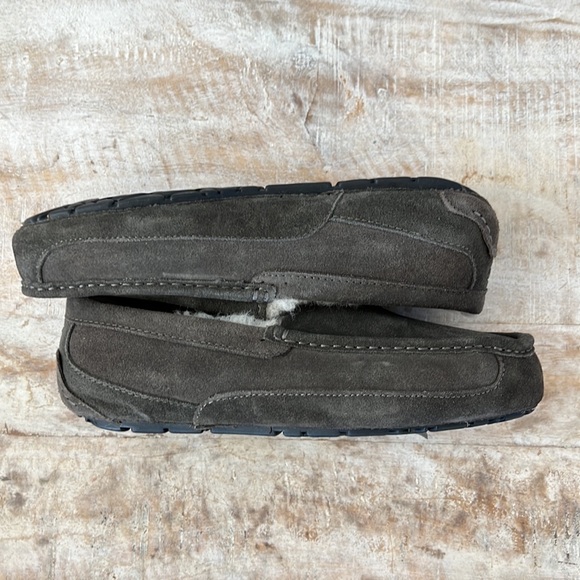 UGG Men’s Ascot Suede Slipper {Grey} 8
